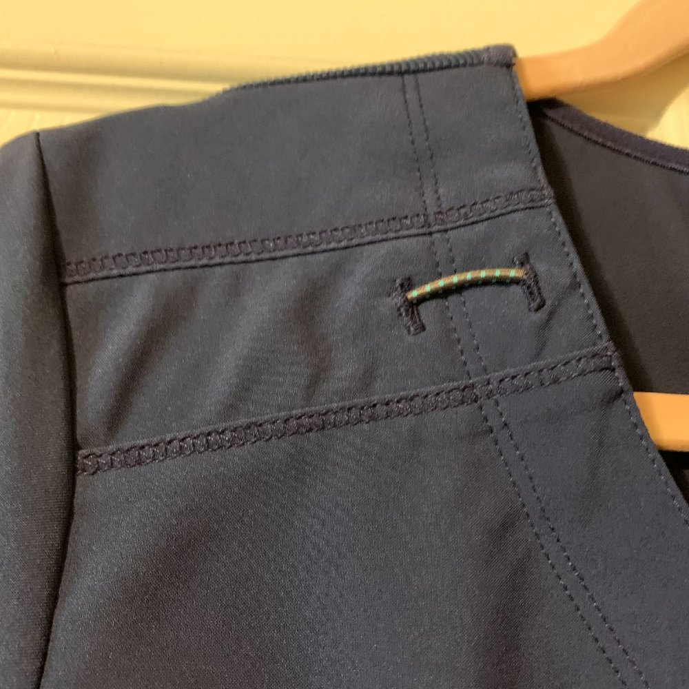 Cherokee Infinity Scrub Top - Picture 6 of 7